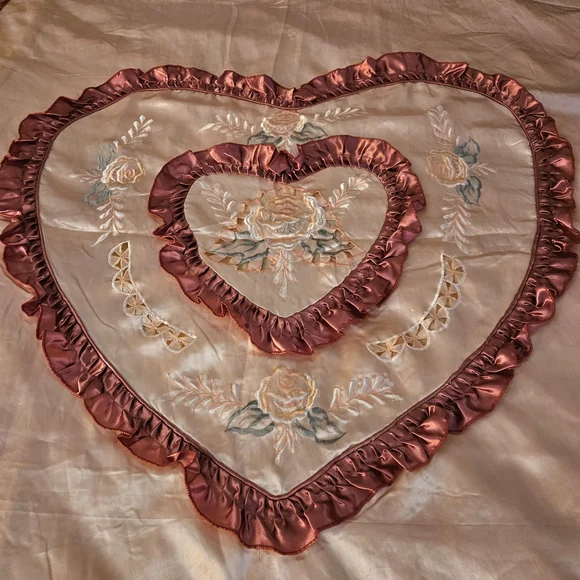 Heart Embroidered Satin Duvet Bedspread - Picture 2 of 9